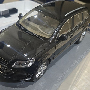 1:18 1/18 교쇼 아우디 Q7 블랙 다이캐스트 팝니다.
