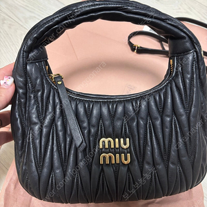 미우미우 완더 마테라쎄 호보백 블랙