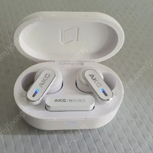 AKG N5 무선이어폰 화이트 팝니다