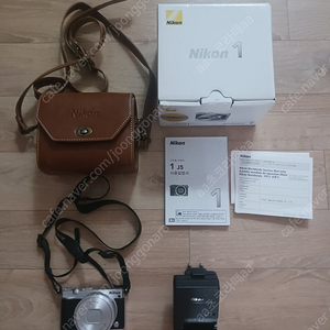 Nikon 니콘 미러리스 카메라 J5 팝니다