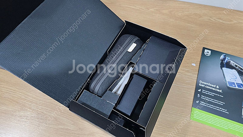 필립스 전기면도기 i9000 프레스티지 잉크블랙 XP9...--3