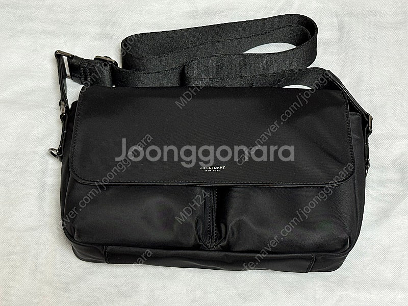 질스튜어트 뉴욕 x 삭형 콜라보 로건 블랙 나일론 플랩...--0