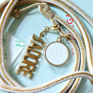 30000₩ 신상 디올 석고 방향제 팬던트 핸드폰 스트랩 새상품