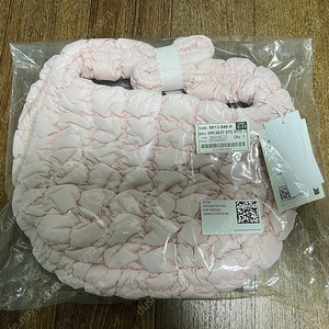새상품 코스 퀼티드 미니백 라이트핑크 택포