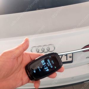 아우디 A6 모든연식 자동차키를 최신형 AUDI 타입 LCD 풀터치 스크린 디지털키로 업그레이드 전환 제작 편리한 근접도어, 원격 차량제어 기능 활성화 추가 작업