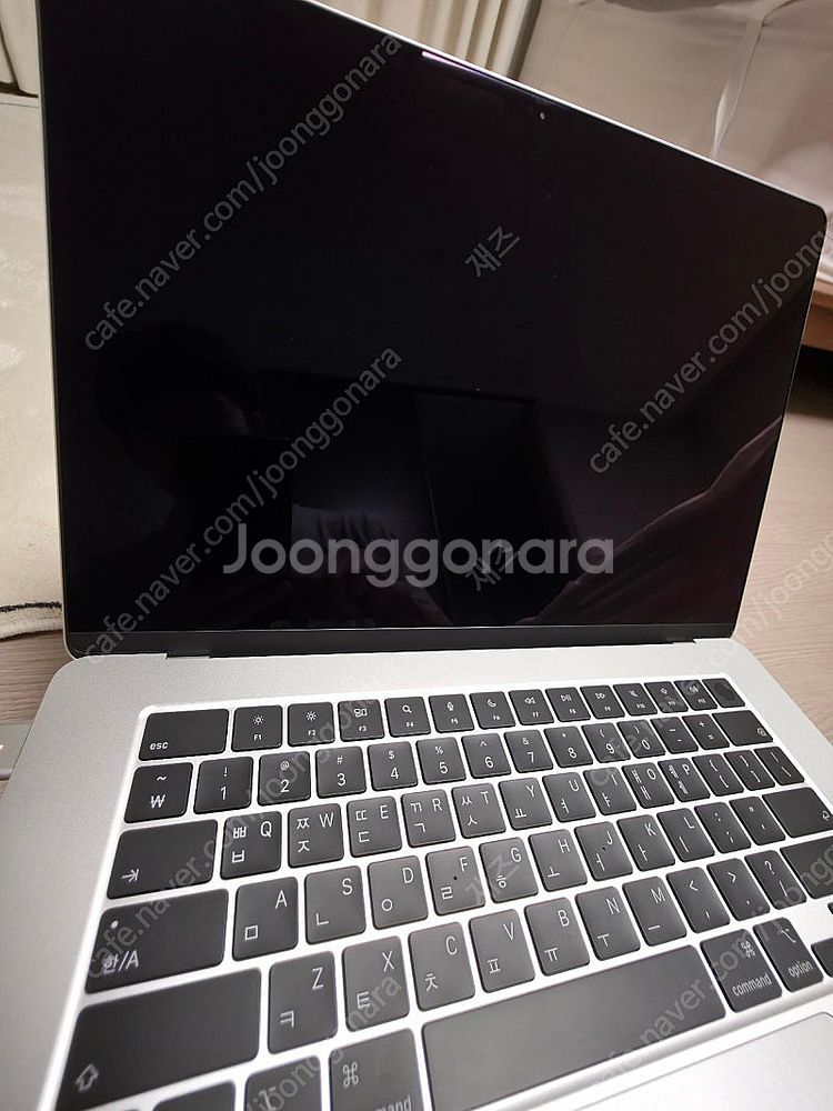애플 m4 맥북에어 15인치 기본형 실버색상 판매합니다...--2
