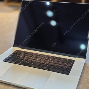 맥북프로 M3 MAX 16인치 실버 판매합니다 (14c/30c/36g/1tb)