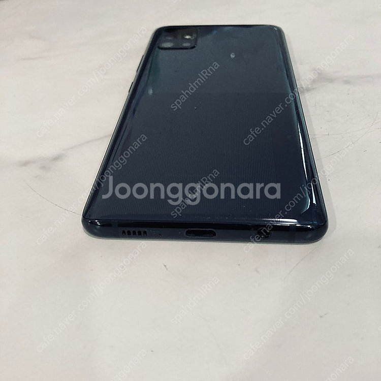 갤럭시 A51 블랙 128기가 매우깔끔한기기 6만3천원 판매합니다!--2