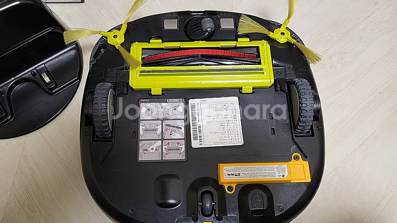 LG 코드제로 로봇청소기 팝니다.--1