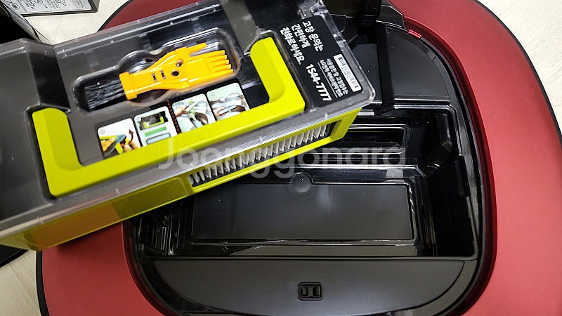 LG 코드제로 로봇청소기 팝니다.--2