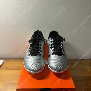 [270] 나이키 티엠포 레전드 10 프로 tf 풋살화 새상품