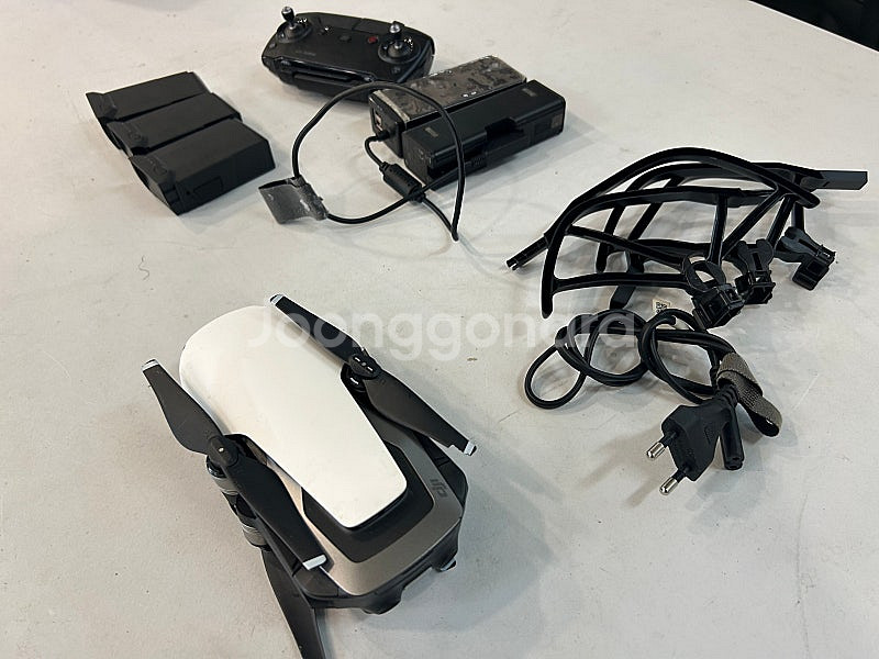DJI 매빅 에어 1 플라이모어 콤보 판매합니다.--0