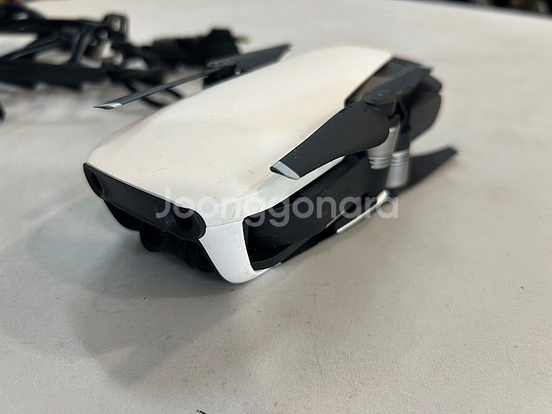DJI 매빅 에어 1 플라이모어 콤보 판매합니다.--1