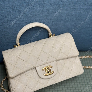 샤넬 뉴미니 탑핸들 캐비어