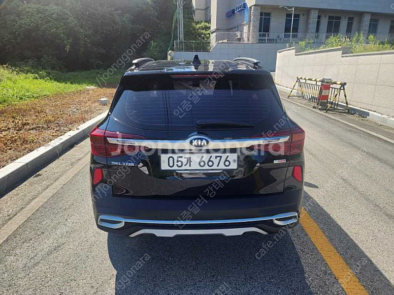 기아 셀토스 가솔린 16 터보 2WD 중고차 판매합니다...--4