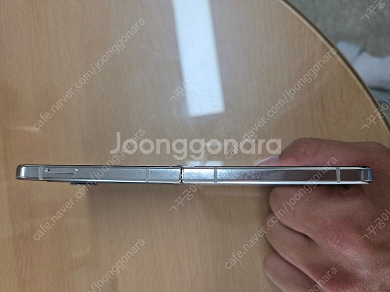 갤럭시 z플립5 지플립5 512기가 크림 팝니다--5