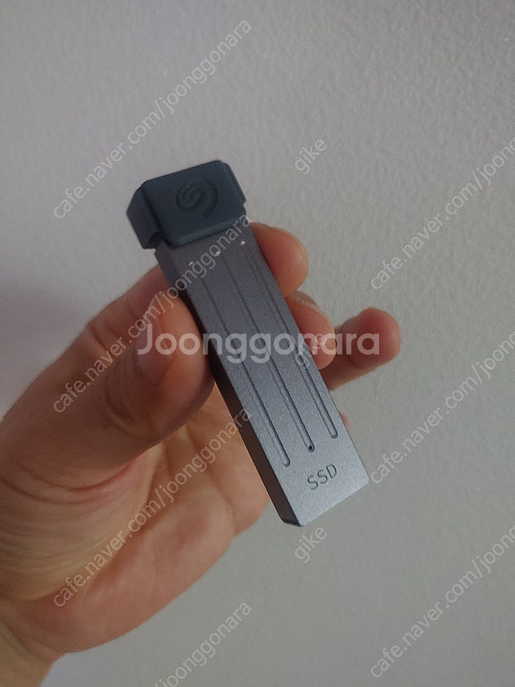씨게이트 울트라 컴팩트 2TB 외장 SSD--1