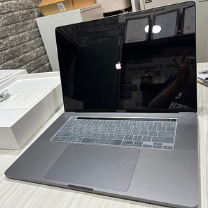 2019 맥북프로 16인치 i7 16G 512G 사이클수 18 풀박스 65만