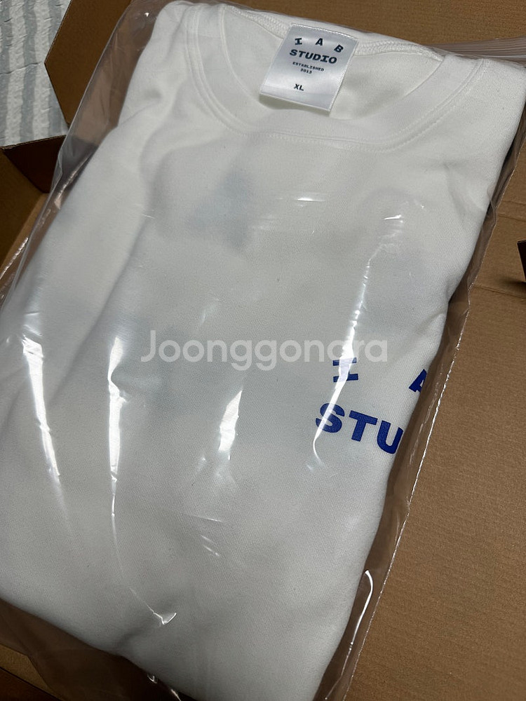 [XL] 아이앱 스튜디오 10주년 티셔츠 팩 화이트 & 블랙--0