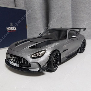 [1:18] 노레브 benz amg gt 블랙시리즈 다이캐스트