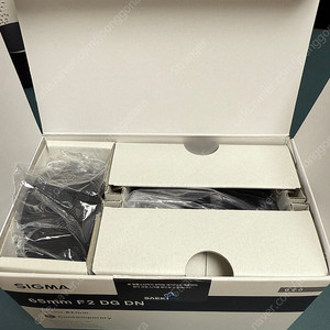 시그마 65mm F2 DG DN | Contemporary (SE) 팝니다. 소니 마운트.