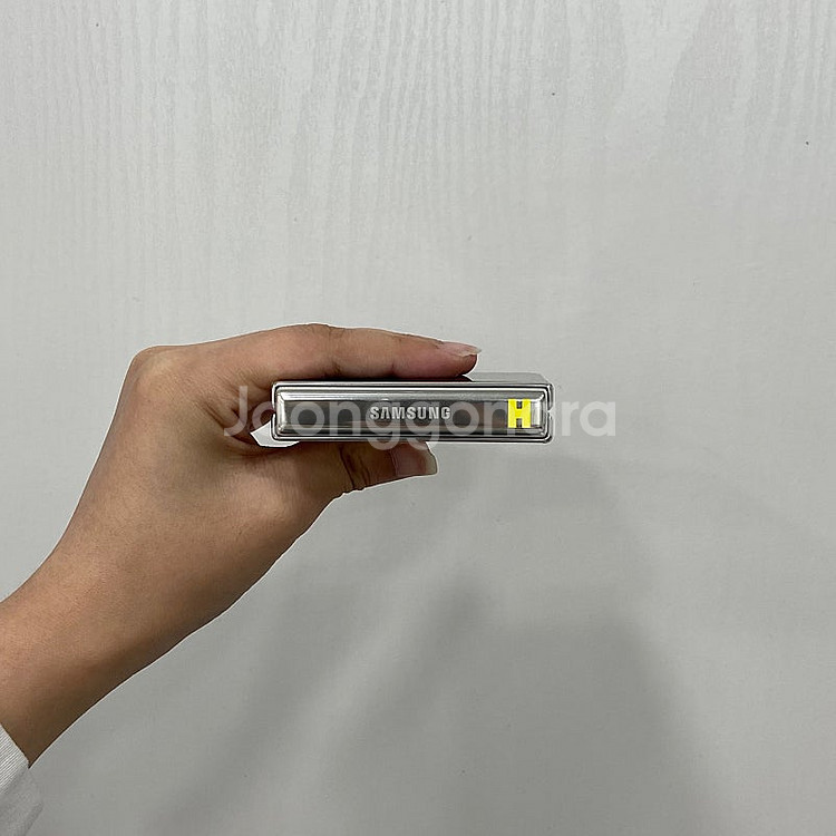 81043 갤럭시Z플립5 크림 512GB 삼성리퍼폰 팝...--3