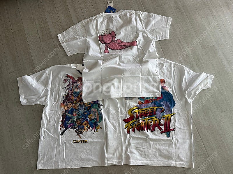 유니클로 UT 티셔츠 KAWS, 캡콤 40주년 L사이즈--1