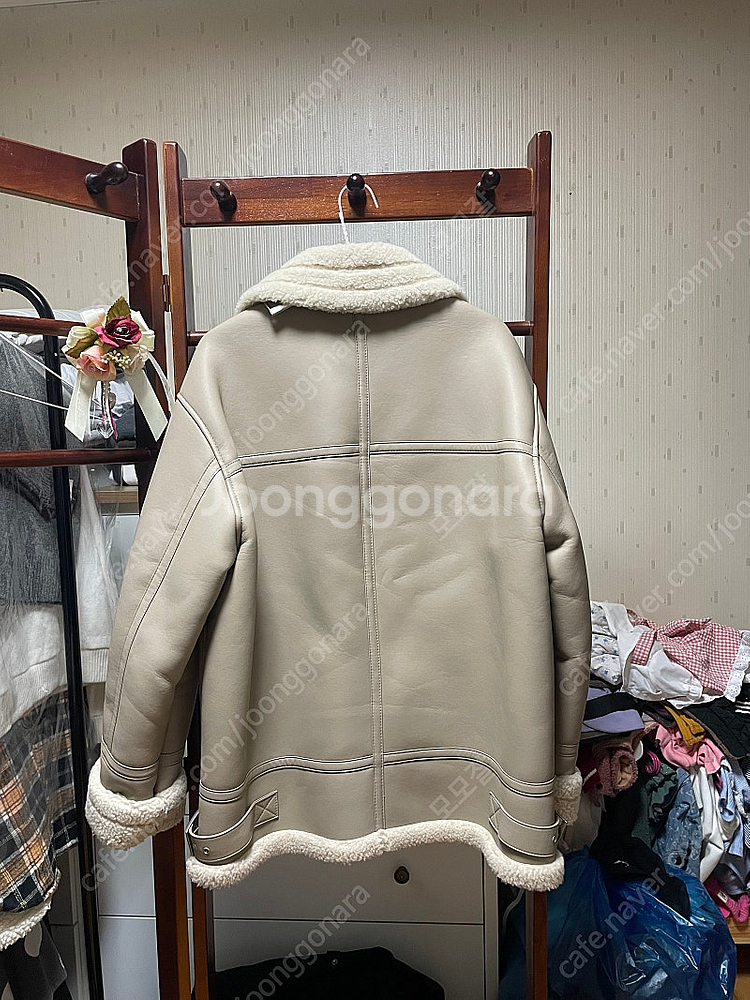 드로우핏 베이지색 무스탕 L--1