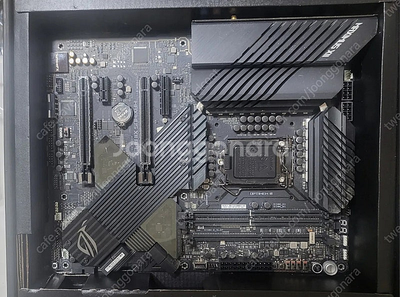 ASUS Z490 MAXIMUS Xll APEX--1