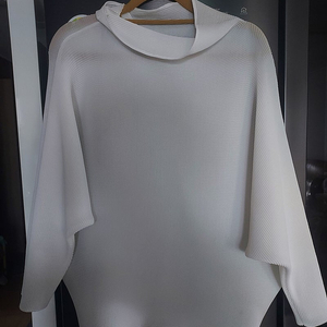 플리츠플리즈 스퀘어스트레치탑