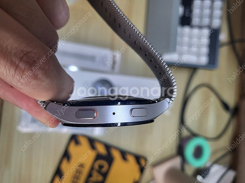 갤럭시워치 7 LTE 실버 44mm 판매합니다.--3