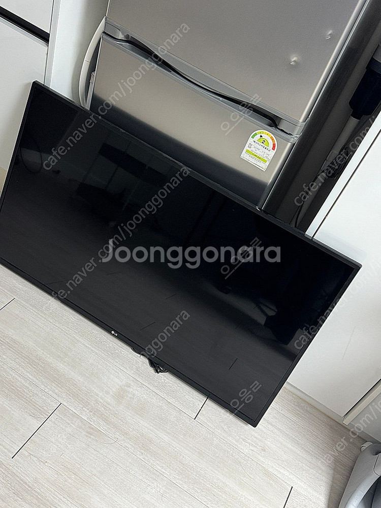 43LM561C0NA / 파손 TV 및 브라켓--0