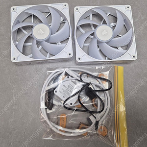 커세어 RX140 MAX RGB 2팩 팝니다.