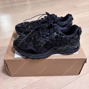 아식스 x 세실리에반센 젤 터레인 블랙