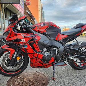 혼다CBR1000RR 17년 풀데칼 풀배기 대차가능