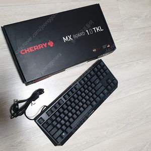 체리 MX BOARD 1.0 TKL 적축 키보드 팝니다.