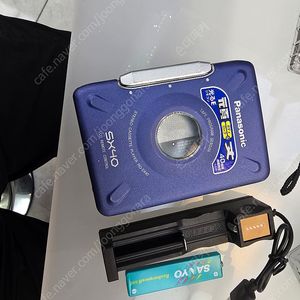 파나소닉 워크맨 sx40 본체와 배터리 충전기 구성 입니다