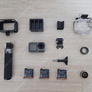 DJI 오즈모 액션1 액션캠 판매(정품배터리3개,악세사리 포함) 카메라