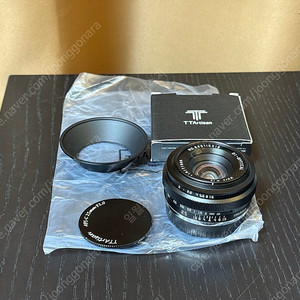 티티아티산 25mm f2.0 + 정품 후드, 뒷캡 (후지 마운트)