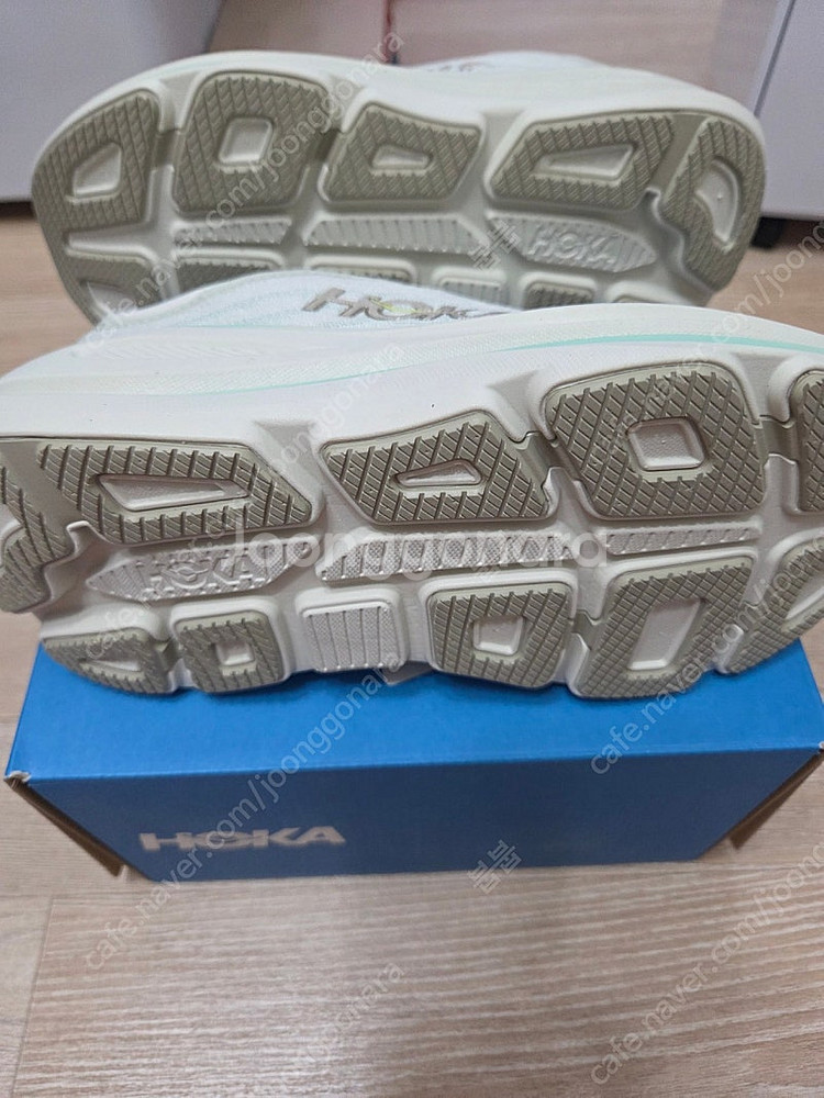 호카 본디9 와이드 여성 250(택제거 새상품)--5