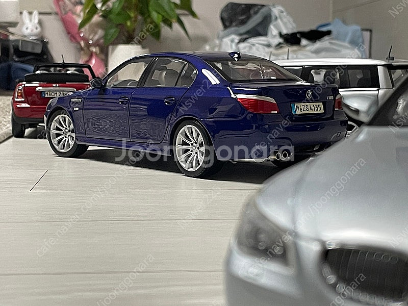 1:18 bmw e60 m5 딜러버전 다이캐스트--1
