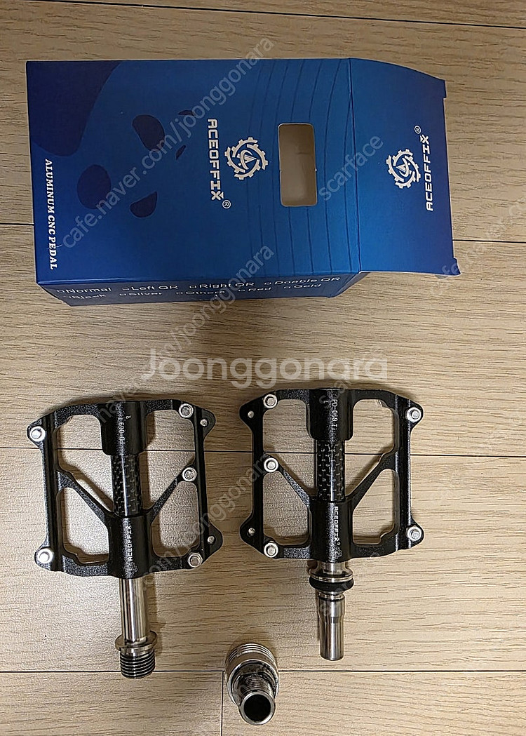브롬톤용 경량 자전거 페달 및 홀더 팝니다. (에이스오...--0