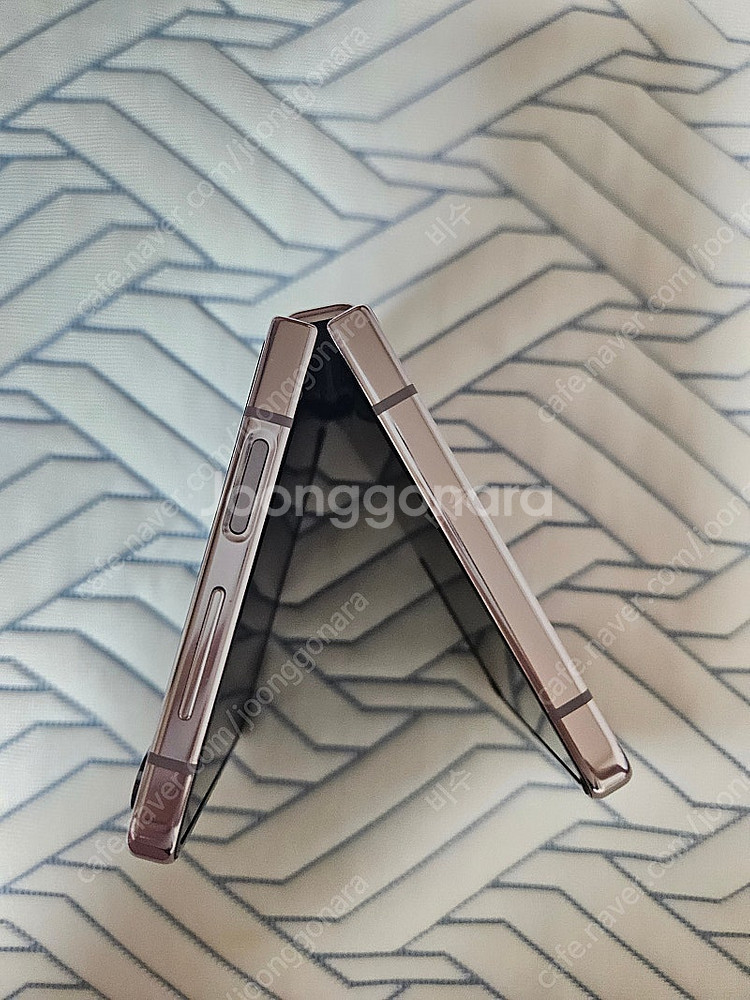 삼성 갤럭시 Z플립5 256GB(액정파손) 판매--4