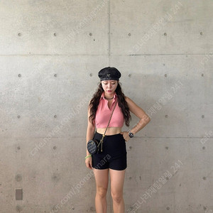 페스티벌룩 핑크 카라 크롭탑