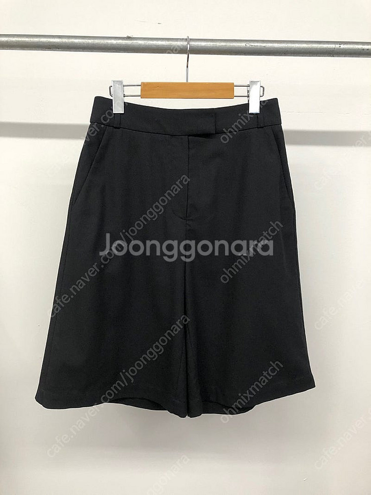 NEHERA 네헤라 버뮤다팬츠 쇼츠 34사이즈--0