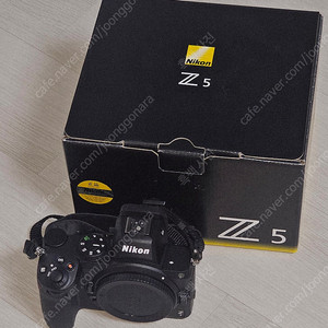 NIKON Z5 바디만 박스풀. 신동품 판매