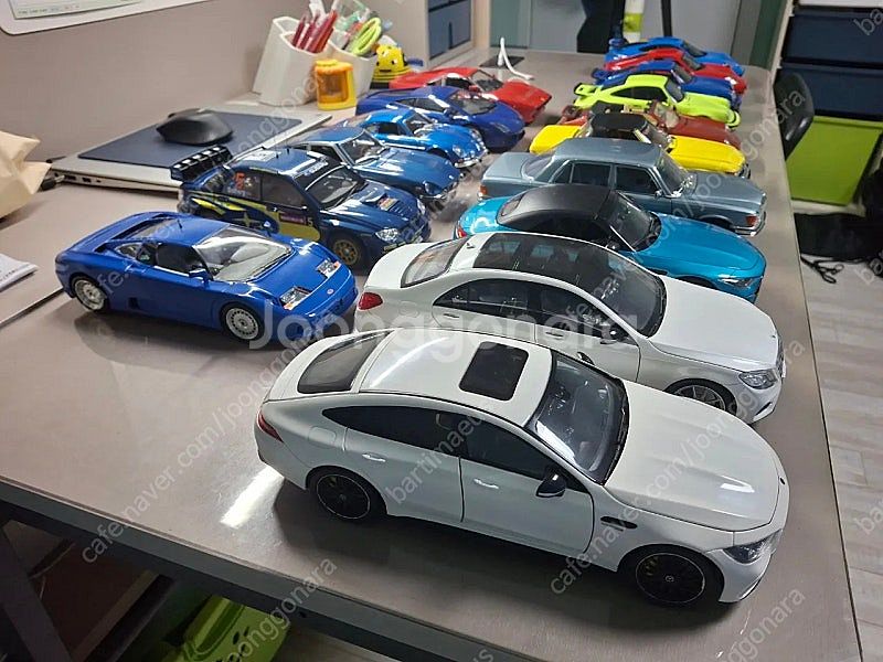 1:18 다이캐스트 판매합니다 (포르쉐 벤츠 페라리 등...--4