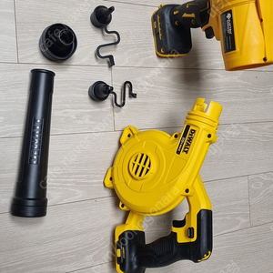 디월트 DCE100N 18V 컴팩트 송풍기 베어툴 팝니다.
