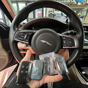 [판매] 재규어 XE, XF, XJ, F-PACE, E-PACE, I-PACE, F-TYPE 차량키 스마트키 연동 충돌 오작동 수리 복원