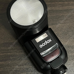 고독스 v1 pro(f) 후지용 스트로보 판매합니다.
